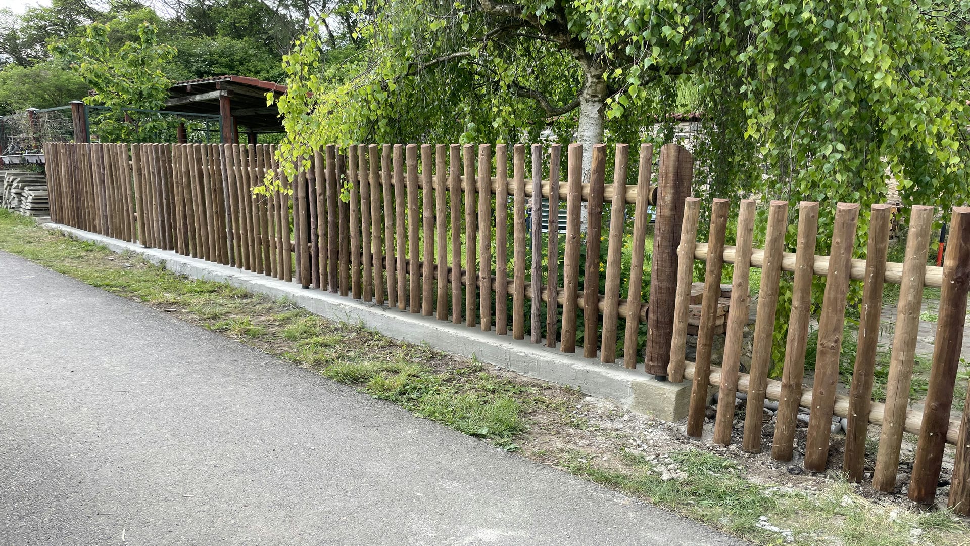 Obrázek 4 / Dřevěné ploty - strojně loupané   - realizace Malhostice 05-2023
